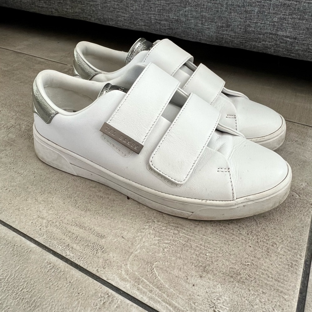 TED BAKER White velcro Sneakers with Silver Accents